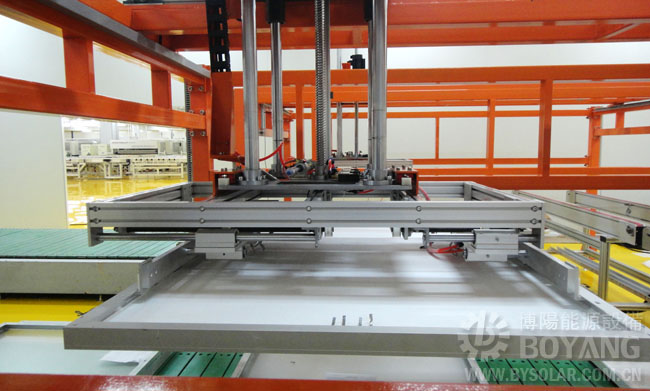 太陽能生產線-自動上料移栽機