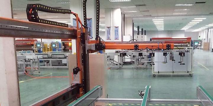 光伏組件制造設備-自動上玻璃機